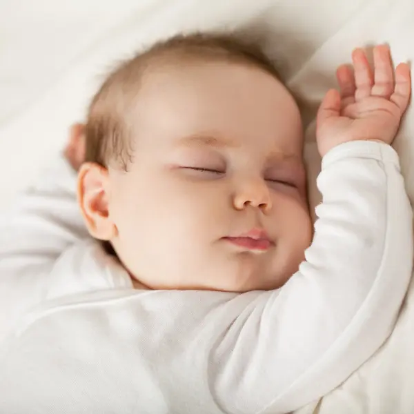 新生兒睡不安穩 白天睡眠過多 示意圖